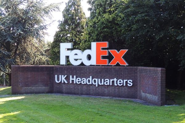 Manufacture and installation of new signs to rebrand TNT to FedEx